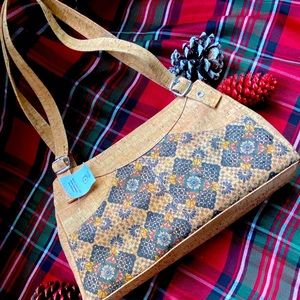Natural Cork handbag w/floral design (VEGAN)